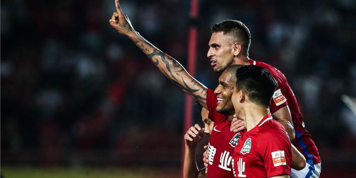  斯图加特青训小将梅开二度惊艳全场  